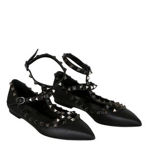 Sapatilha Valentino Garavani Rockstud Preta
