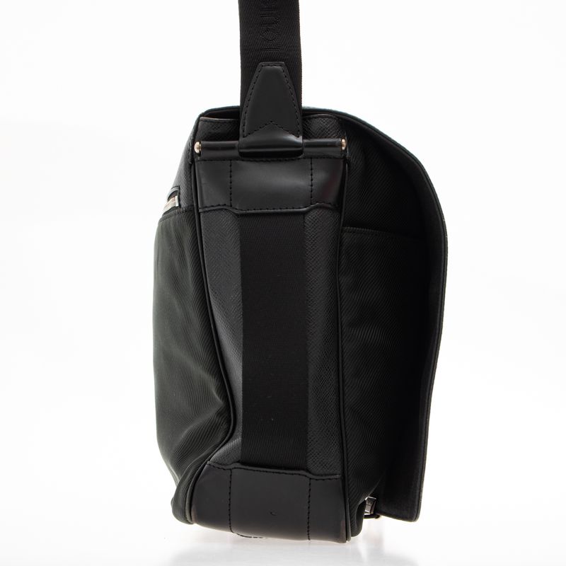 Bolsa-Louis-Vuitton-Taiga-Preto-e-Nylon-Verde
