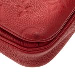 Bolsa-Louis-Vuitton-Pochette-Metis-Vermelha