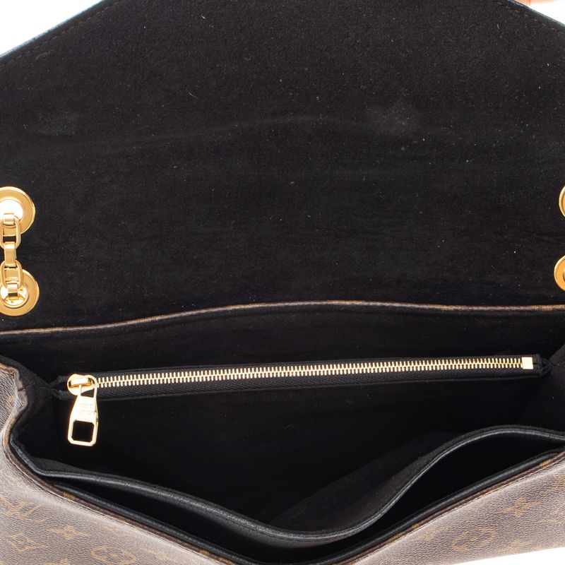 Bolsa-Louis-Vuitton-Pallas-Chain-Preta