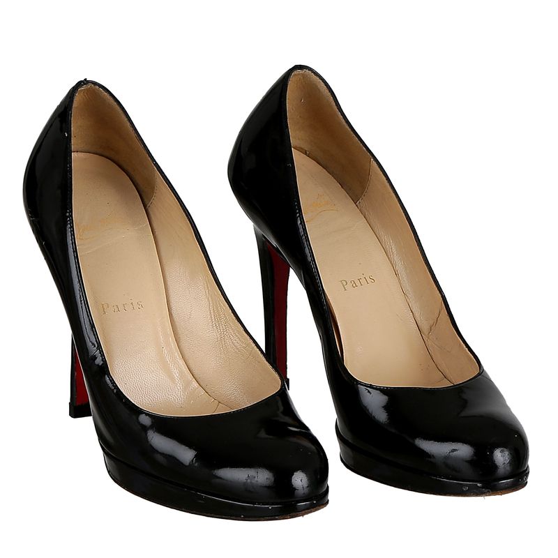 81789-Sapato-Christian-Louboutin-Verniz-Preto-verso