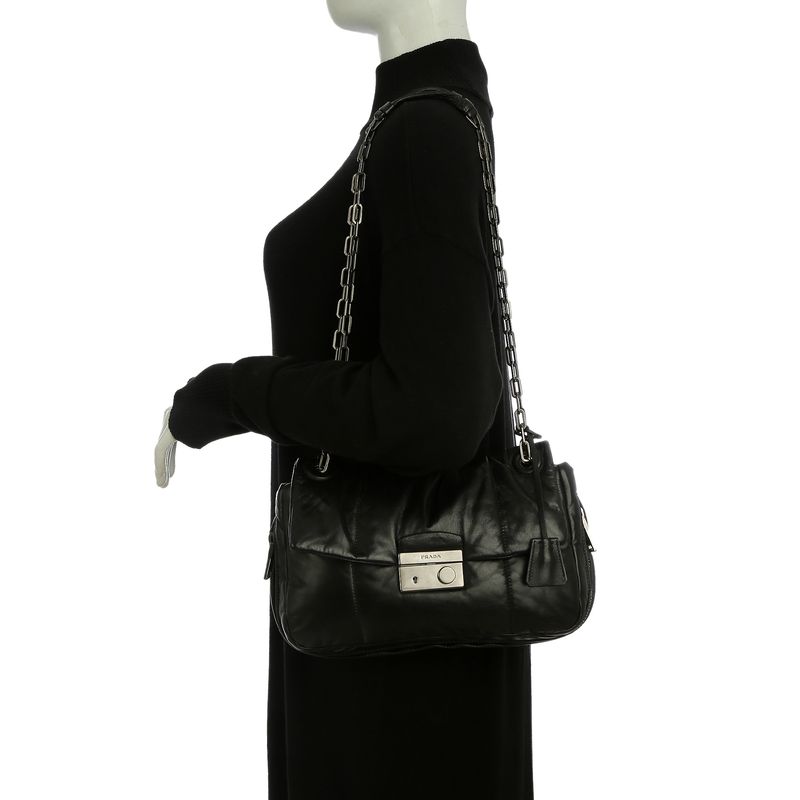 Bolsa-Prada-Bomber-Couro-Preto