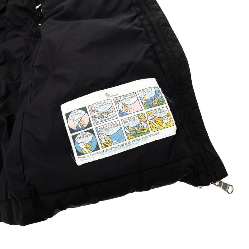 Casaco-Moncler-Infantil-Puffer-com-Capuz-Preto