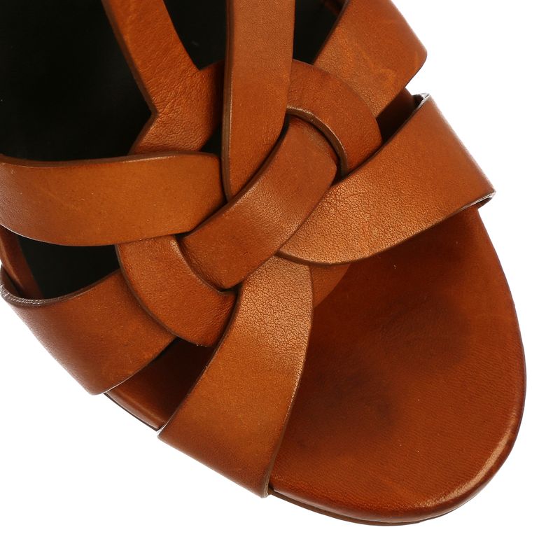 81863-Sandalia-Yves-Saint-Laurent-Tribute-Couro-Caramelo-6
