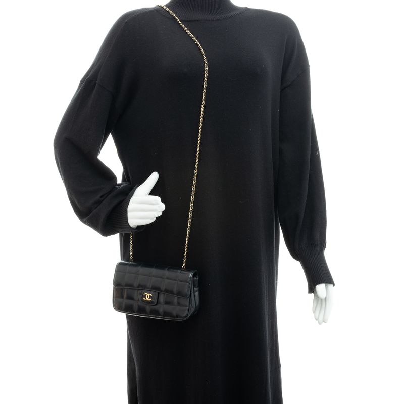 Bolsa-Chanel-Chocolate-Bar-Flap-Preta