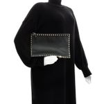 Clutch-Valentino-Garavani-Rockstud-Preta