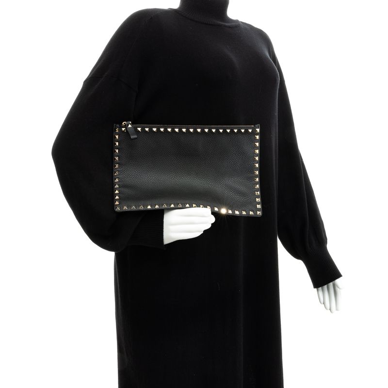 Clutch-Valentino-Garavani-Rockstud-Preta