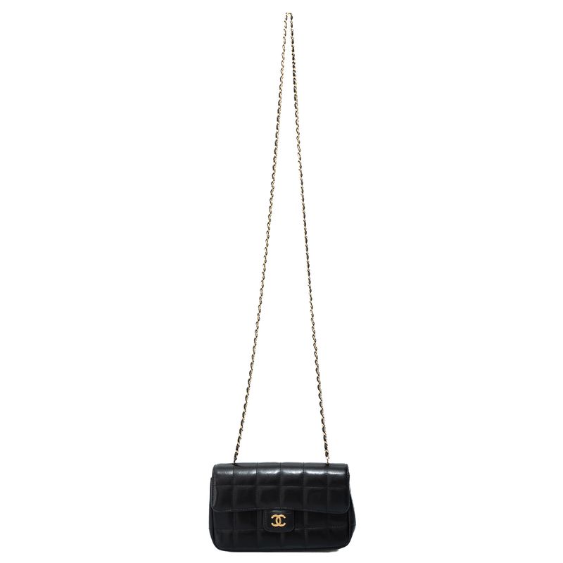 Bolsa-Chanel-Chocolate-Bar-Flap-Preta