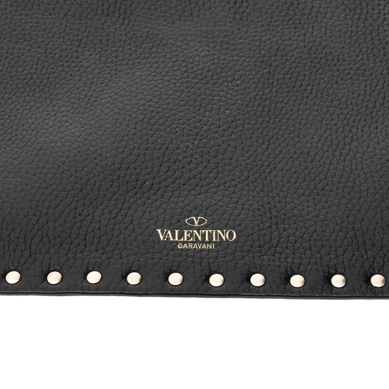 Clutch-Valentino-Garavani-Rockstud-Preta