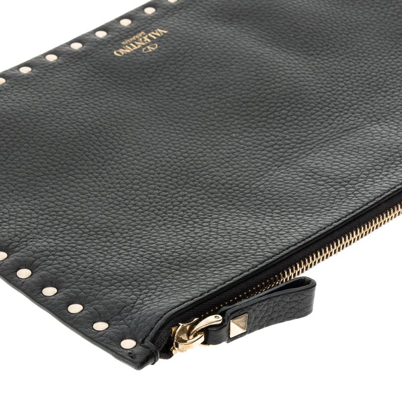 Clutch-Valentino-Garavani-Rockstud-Preta