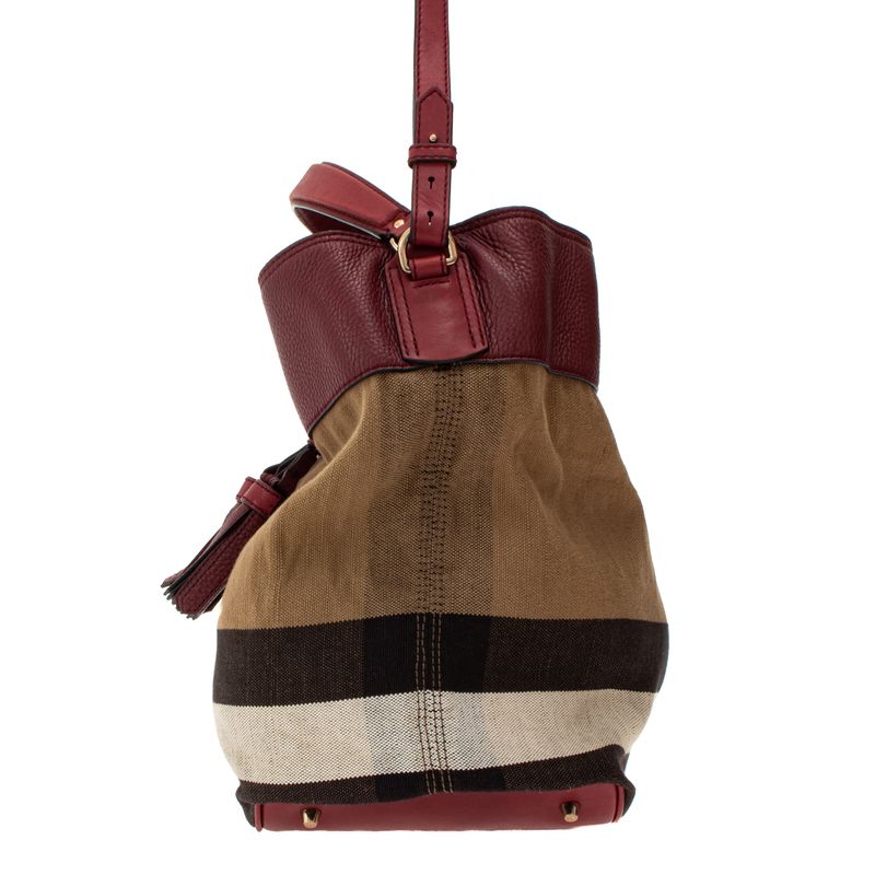 Bolsa-Burberry-Ashby-Hobo-Canvas-e-Couro-Bordo
