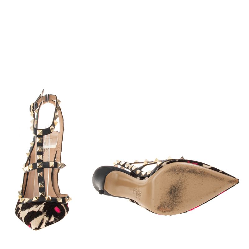 Scarpin-Valentino-Garavani-Rockstud-Animal-Print