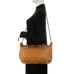 Bolsa-Valentino-Garavani-Rockstud-Caramelo