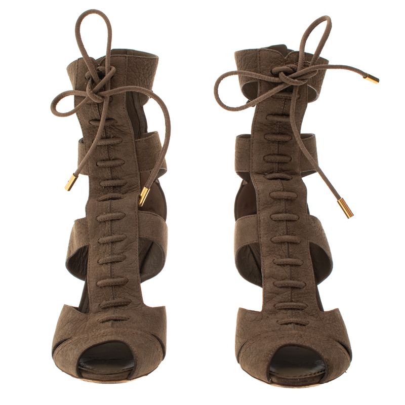 Sandalia-Louis-Vuitton-Gladiadora-Salto