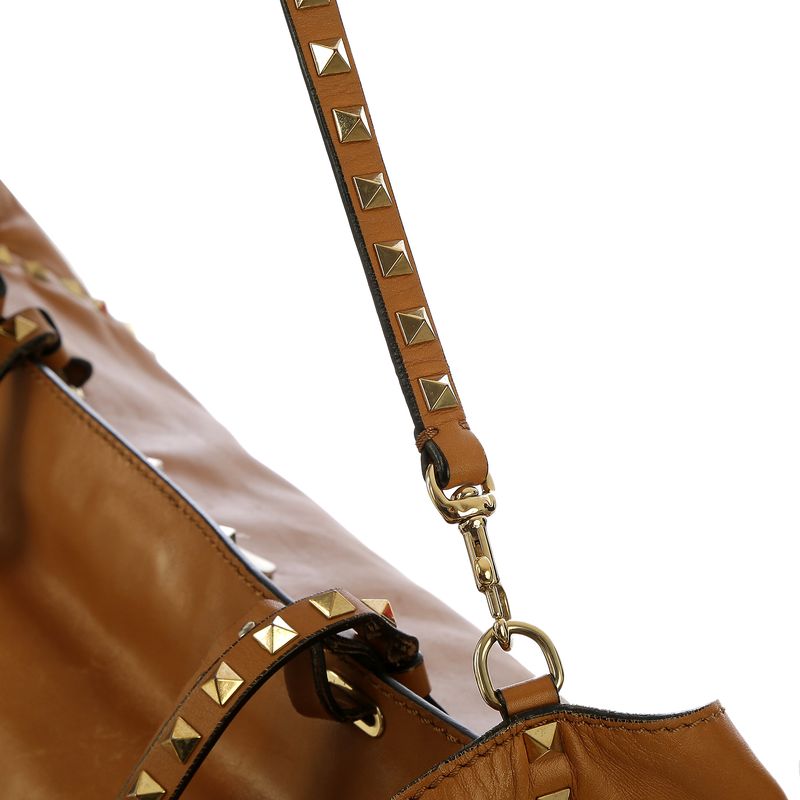 Bolsa-Valentino-Garavani-Rockstud-Caramelo