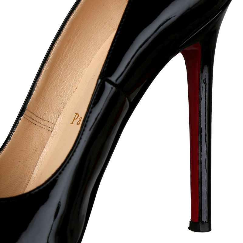 82072-Sapato-Christian-Louboutin-Verniz-Preto-6