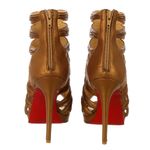 82065-Sandalia-Christian-Louboutin-Dourada-2