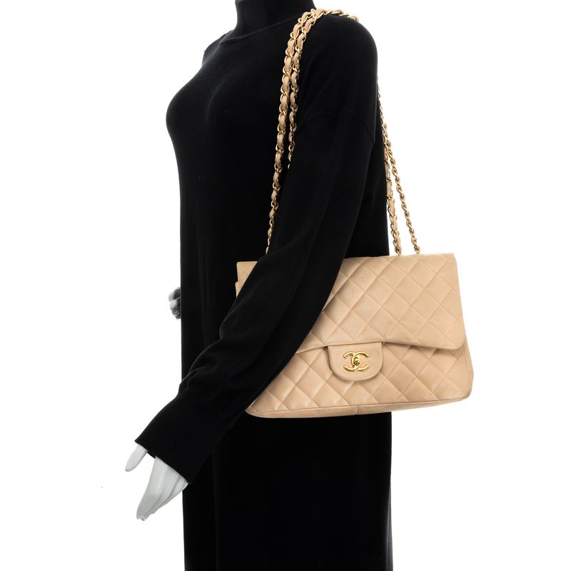 Bolsa-Chanel-Classic-Flap-Lambskin-Bege