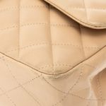 Bolsa-Chanel-Classic-Flap-Lambskin-Bege