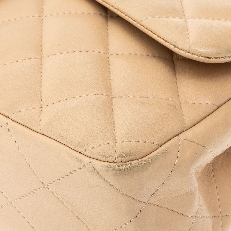 Bolsa-Chanel-Classic-Flap-Lambskin-Bege