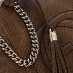 Bolsa-Gucci-Soho-Chain-Tote-Python