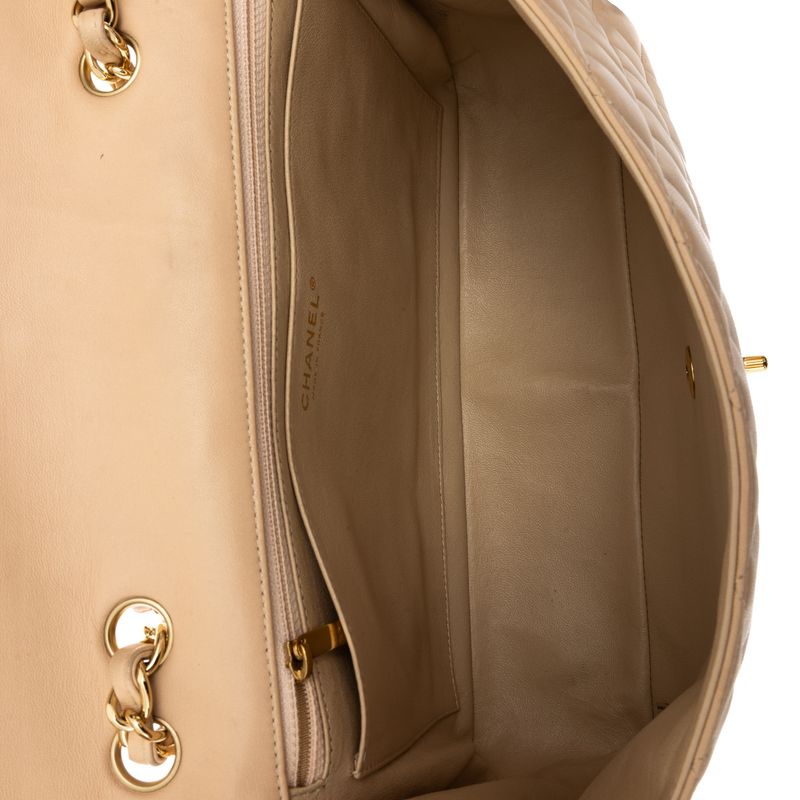 Bolsa-Chanel-Classic-Flap-Lambskin-Bege
