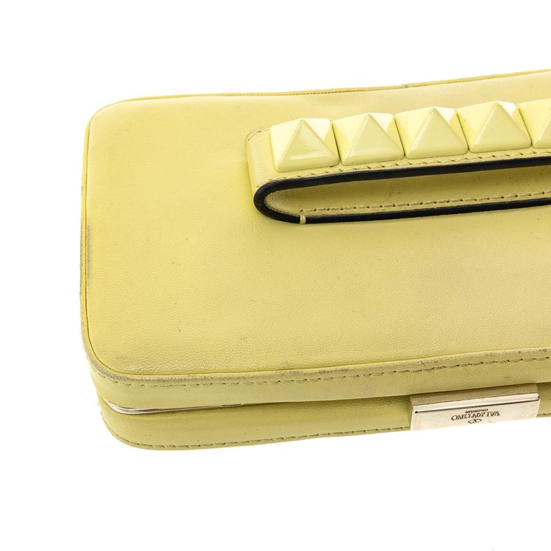 Clutch-Valentino-Garavani-Rockstuds-Amarela