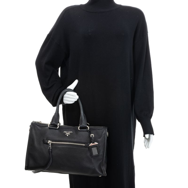 Bolsa-Prada-Ziper-Vitelo-Daino-Preta
