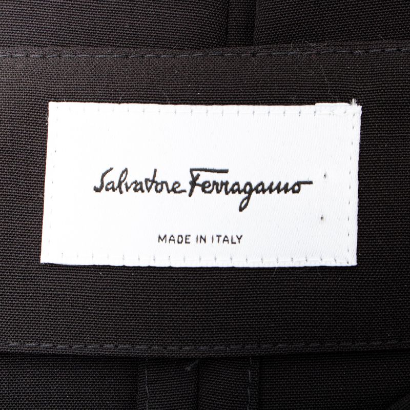 Saia-Salvatore-Ferragamo-Botoes-Preta