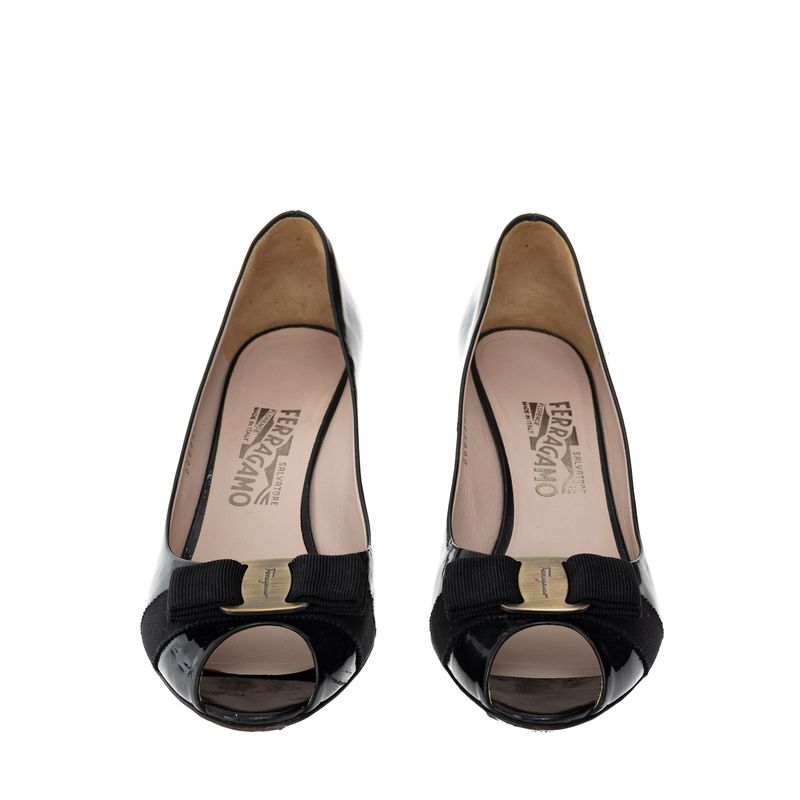 Peep-Toe-Salvatore-Ferragamo-Verniz-Preto