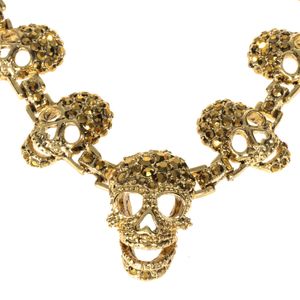 Colar Butler & Wilson Caveiras com Cristais Dourado