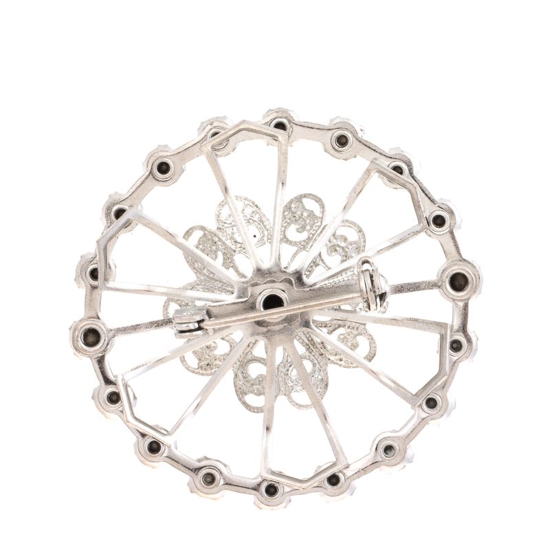 Broche-Redondo-com-Flor-Prateado-e-Cristais