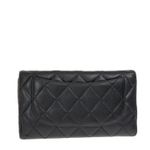 Carteira-Chanel-Longa-Matelasse-Lambskin-Preta