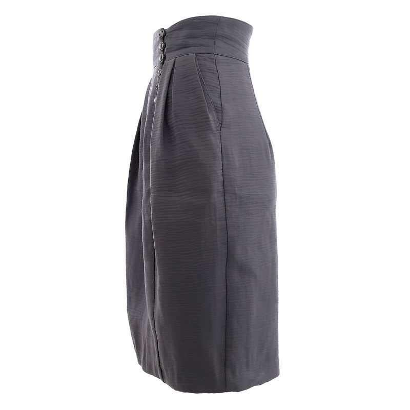 Saia-Burberry-Colchetes-Cinza