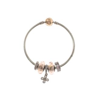 Pulseira Pandora Rígida Prata com Berloques