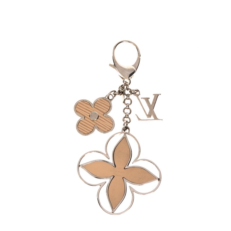 Chaveiro-Louis-Vuitton-Charm-Fleur-e-Epi