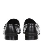Mocassim-Couro-Preto-e-Fivela-Prateada