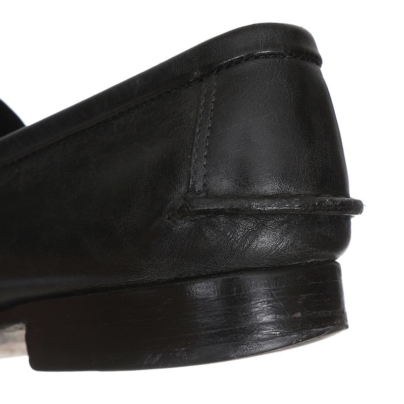 Mocassim-Couro-Preto-e-Fivela-Prateada