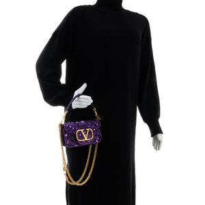 Bolsa Valentino Garavani Locò Bordada Roxa