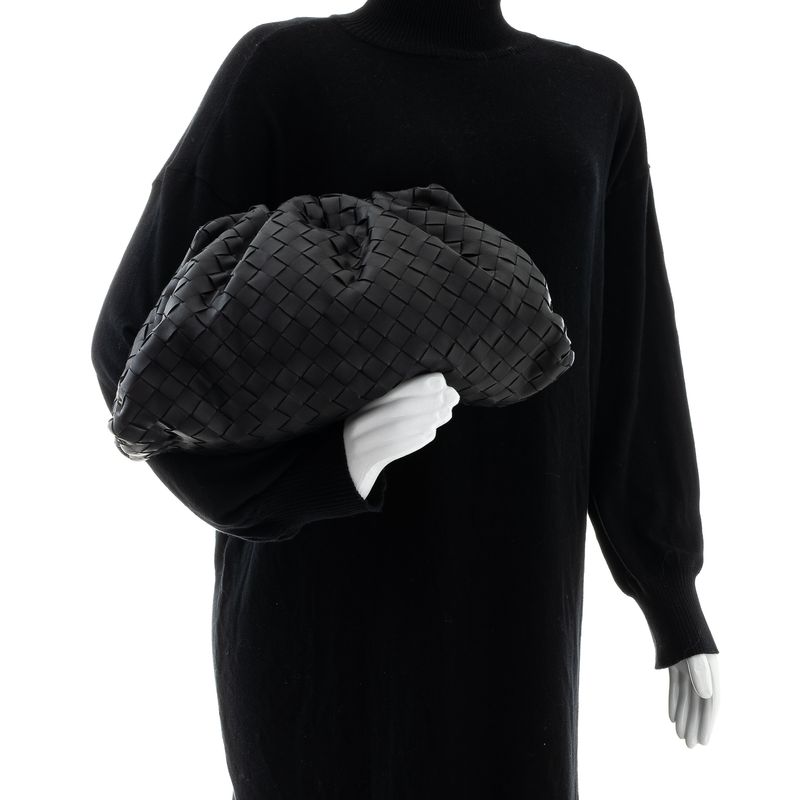 Bolsa-Bottega-Veneta-Pouch-Classic-Intrecciato-Preto
