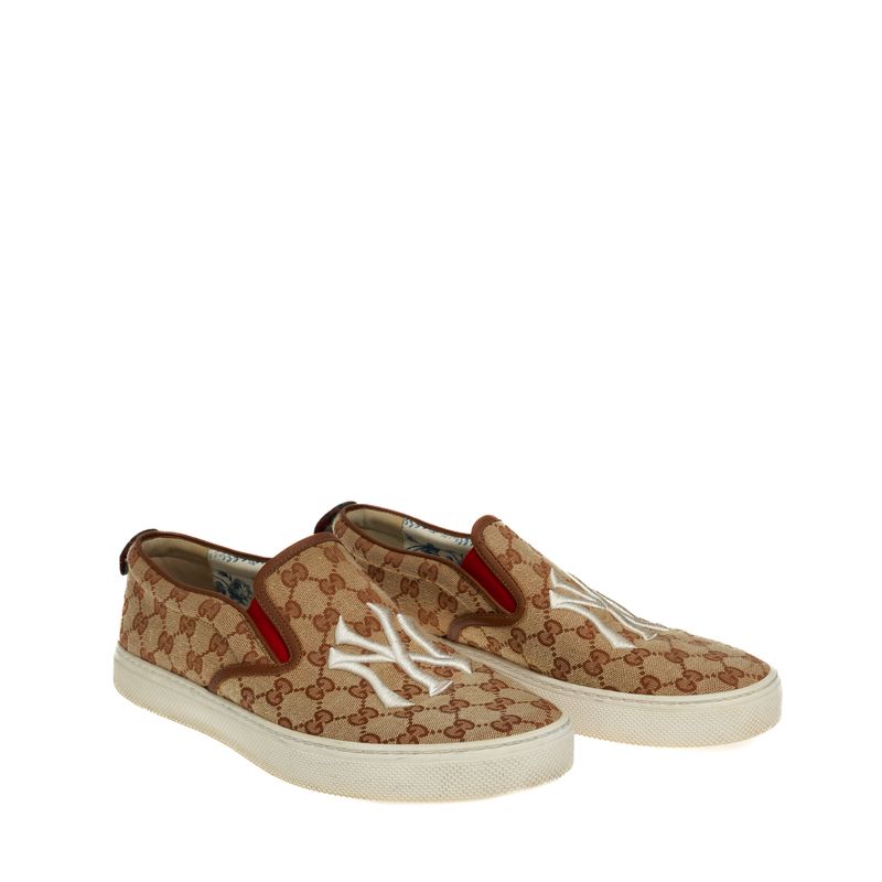 Tenis-Gucci-Slip-On-NY-Yankees-GG-Canvas