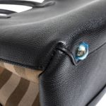 Bolsa-Burberry-Trimmed-Banner-House-Check-Couro-Preta