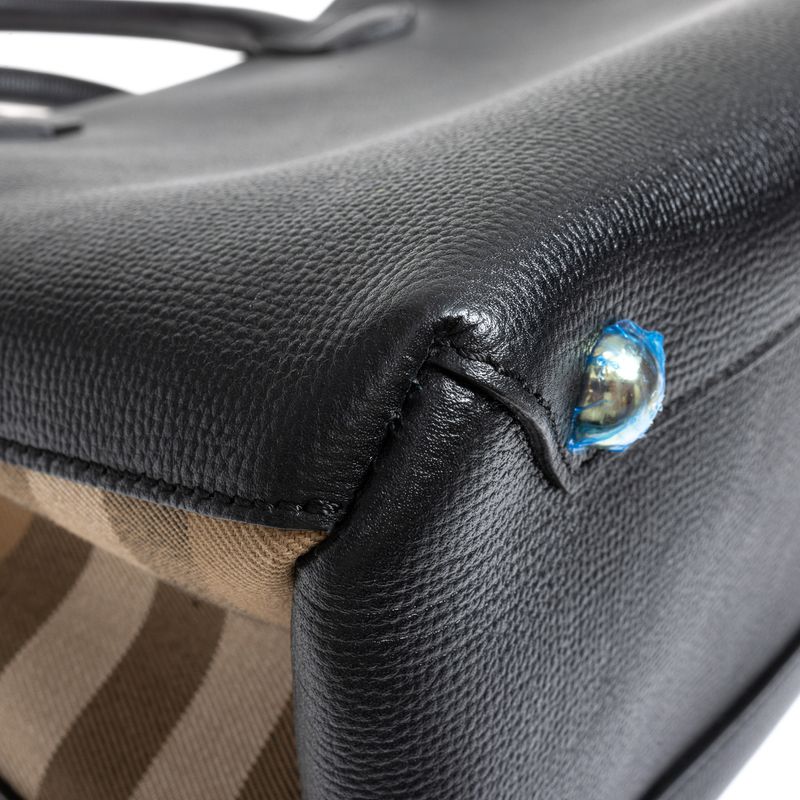 Bolsa-Burberry-Trimmed-Banner-House-Check-Couro-Preta
