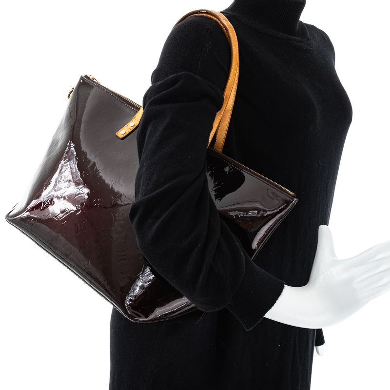 Bolsa-Louis-Vuitton-Bellevue-MM-Verniz-Vinho