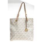 Bolsa-Michael-Kors-Jet-Set-Tote-Canvas-Monograma
