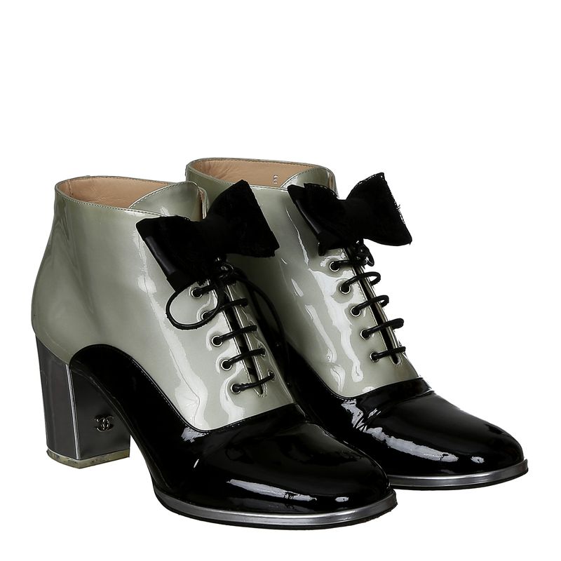 83317-Ankle-Boot-Chanel-Verniz-Bicolor-verso
