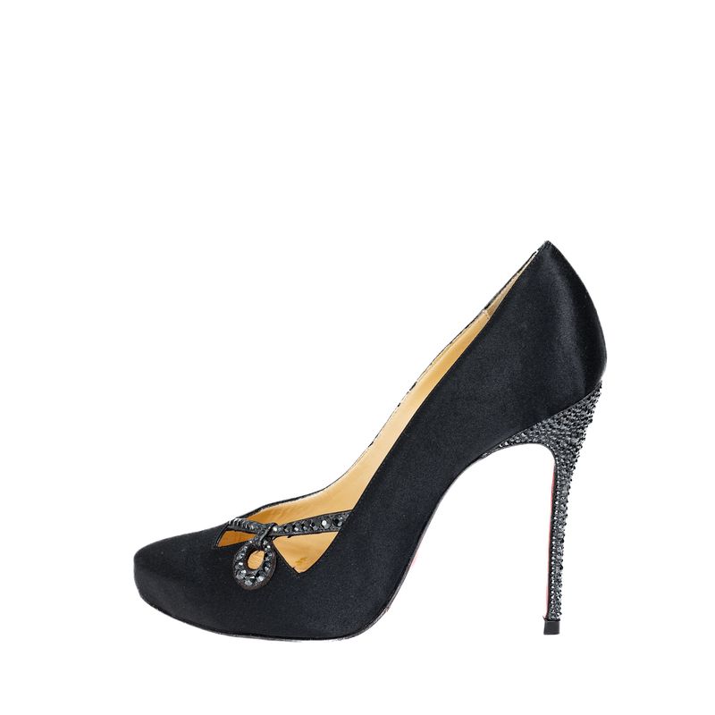 74925-Sapato-Christian-Louboutin-Trekelly-Cetim-e-Cristais-Preta-3