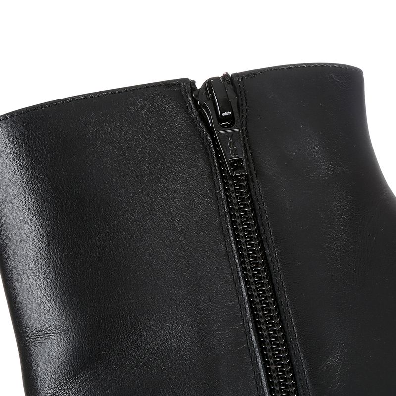 83481-Bota-Christian-Louboutin-So-Katy-Preta-6