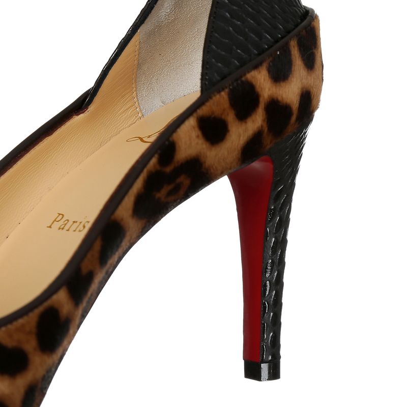 83581-Scarpin-Christian-Louboutin-Pelos-Animal-Print-7