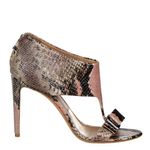 83623-Sandalia-Salvatore-Ferragamo-Couro-Exotico-e-Tachas-1